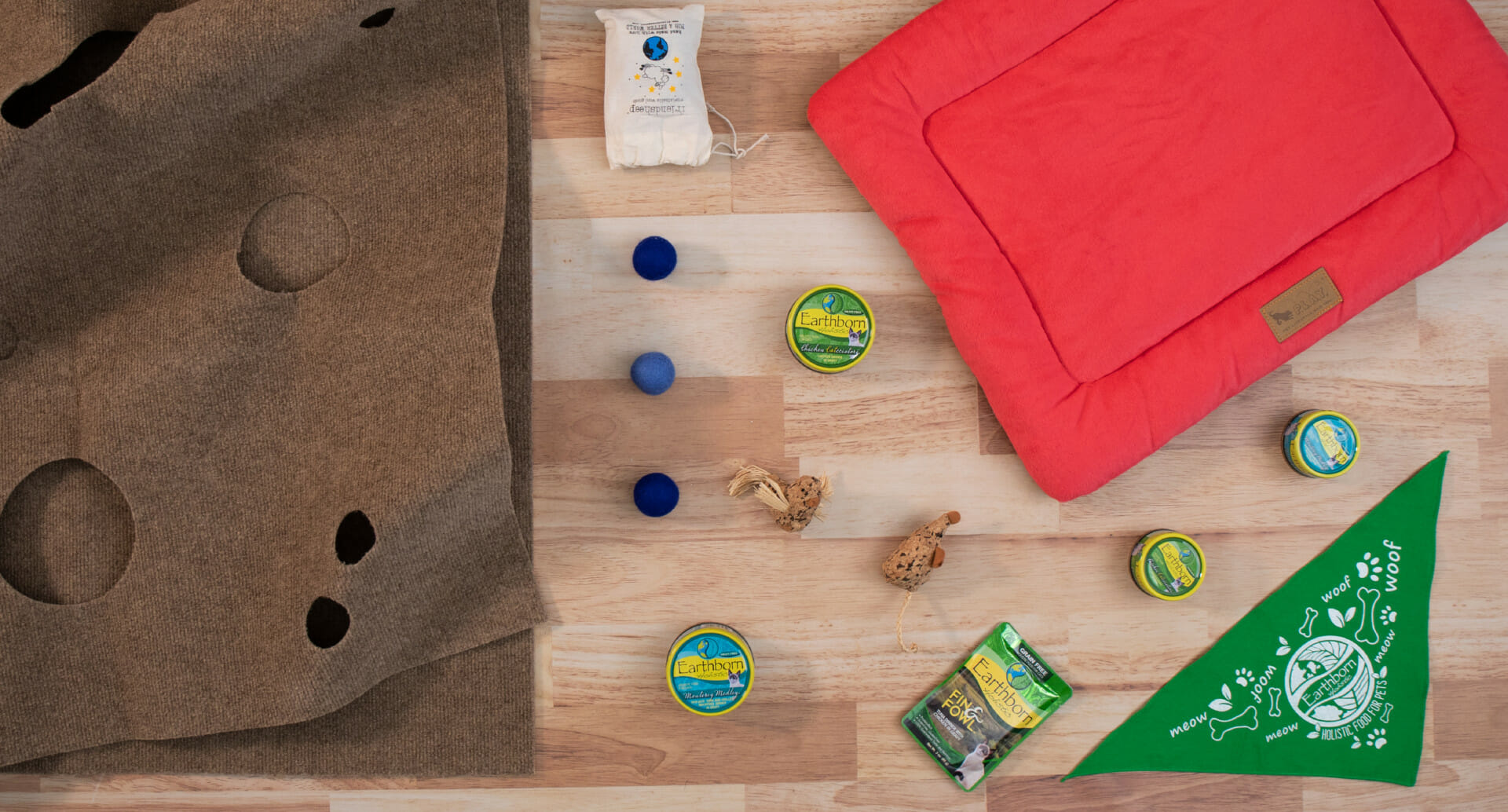 11 EcoFriendly Cat Products Earthborn Holistic Pet Food